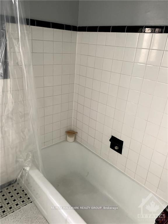 Photo 8 of Unit 3, 1064 Merivale Road, Ottawa, Carlington — HOMEH