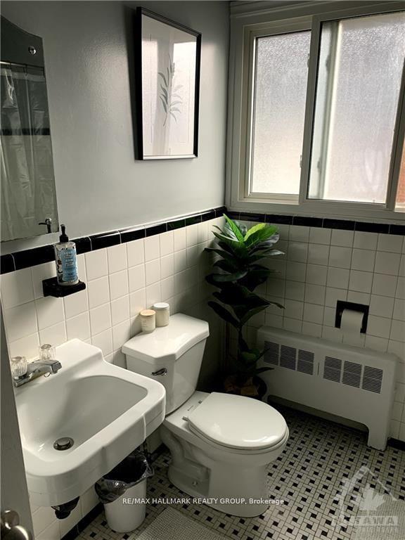 Photo 12 of Unit 3, 1064 Merivale Road, Ottawa, Carlington — HOMEH