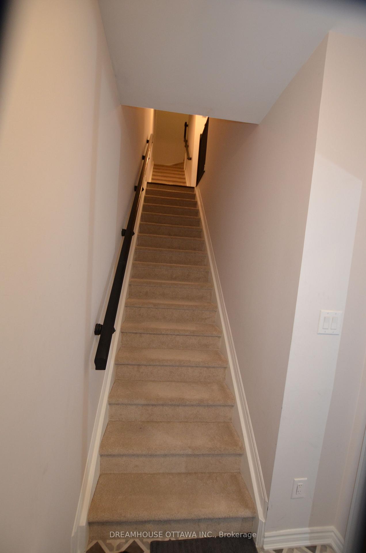 Photo 2 of 322 Pilot Private, Ottawa, Kanata - Emerald Meadows/Trailwest — HOMEH