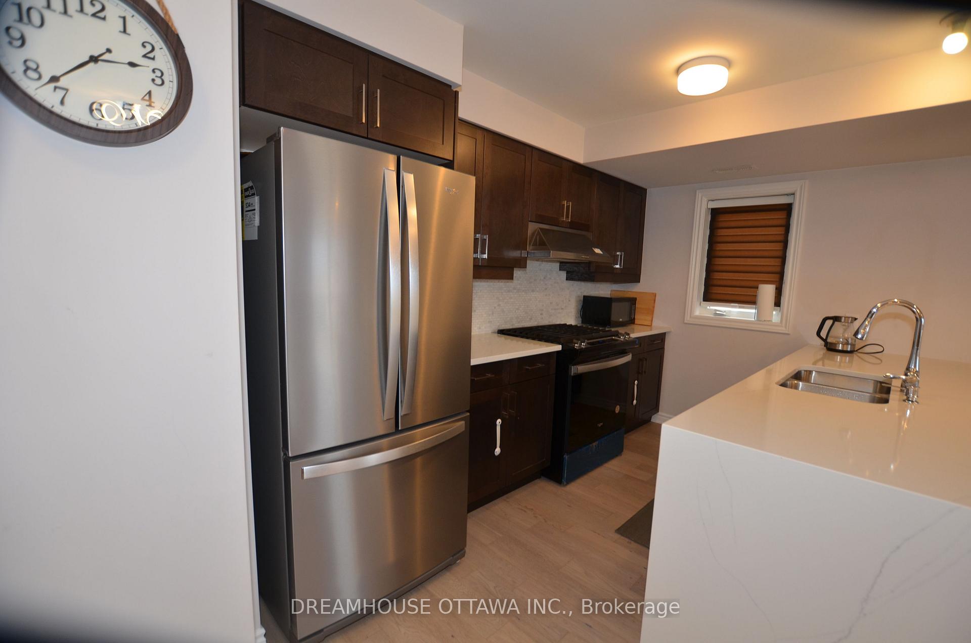 Photo 5 of 322 Pilot Private, Ottawa, Kanata - Emerald Meadows/Trailwest — HOMEH