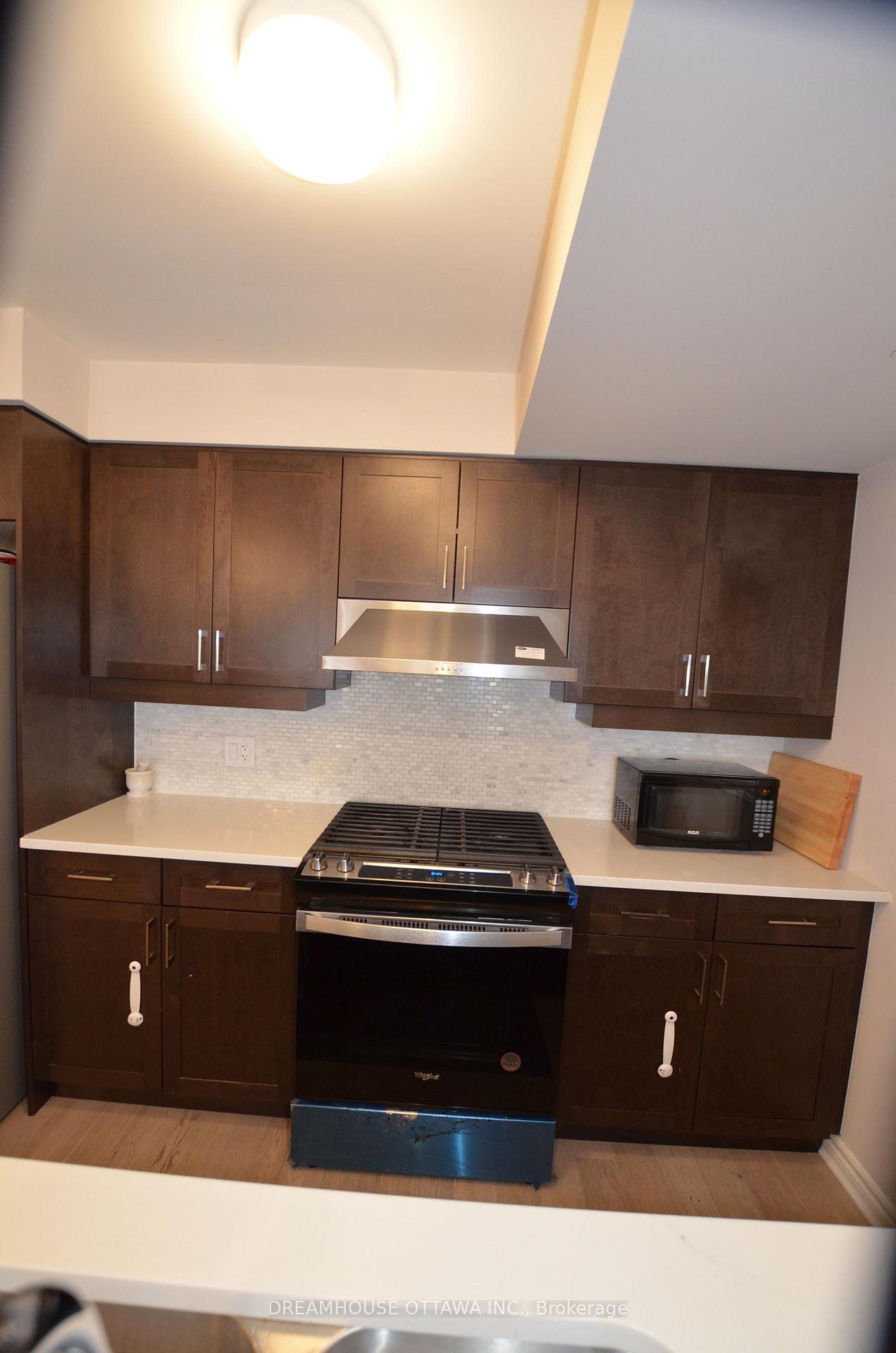 Photo 6 of 322 Pilot Private, Ottawa, Kanata - Emerald Meadows/Trailwest — HOMEH
