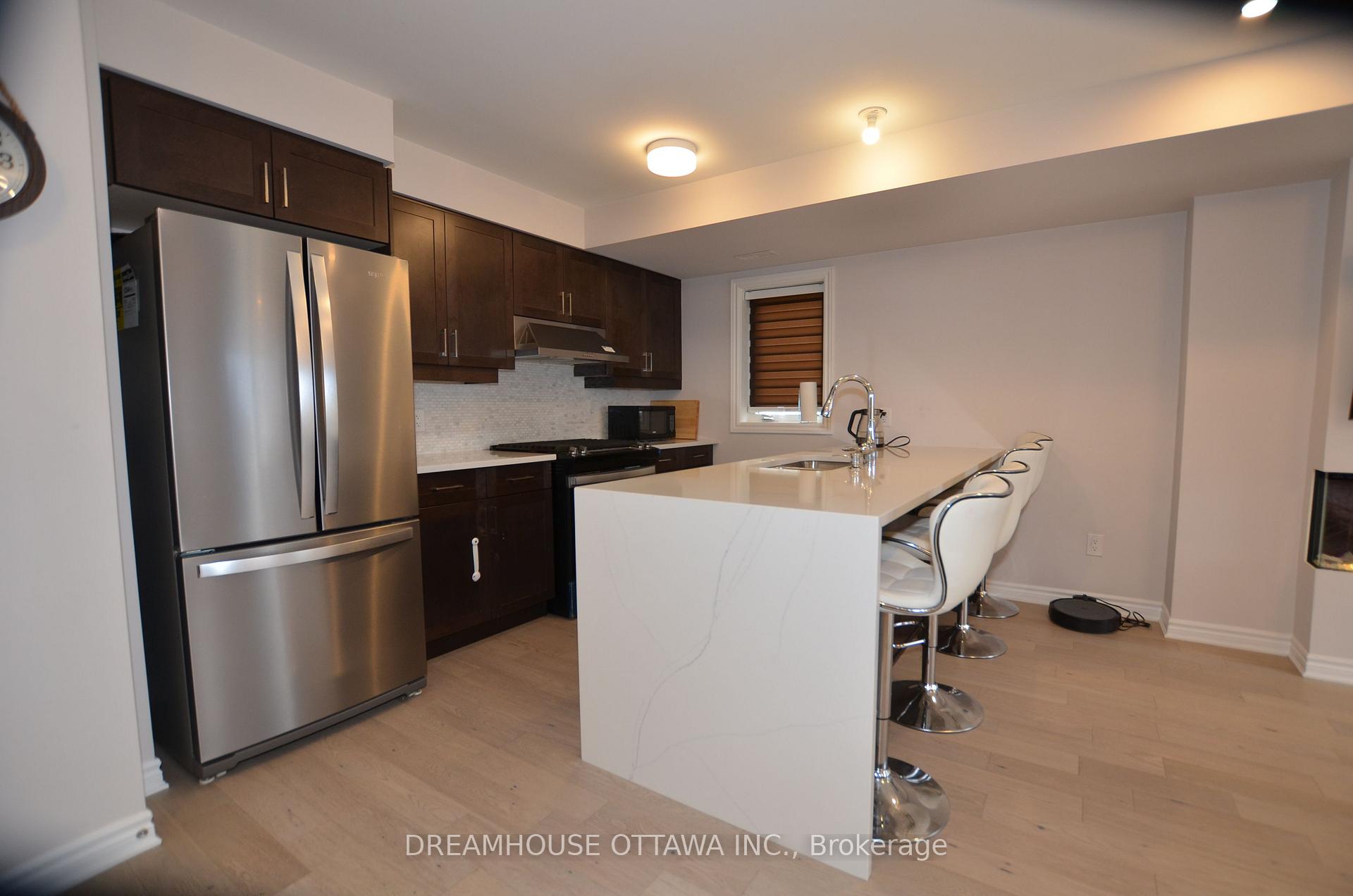 Photo 7 of 322 Pilot Private, Ottawa, Kanata - Emerald Meadows/Trailwest — HOMEH