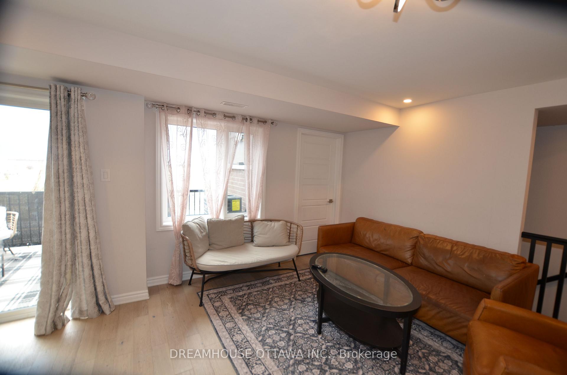 Photo 10 of 322 Pilot Private, Ottawa, Kanata - Emerald Meadows/Trailwest — HOMEH
