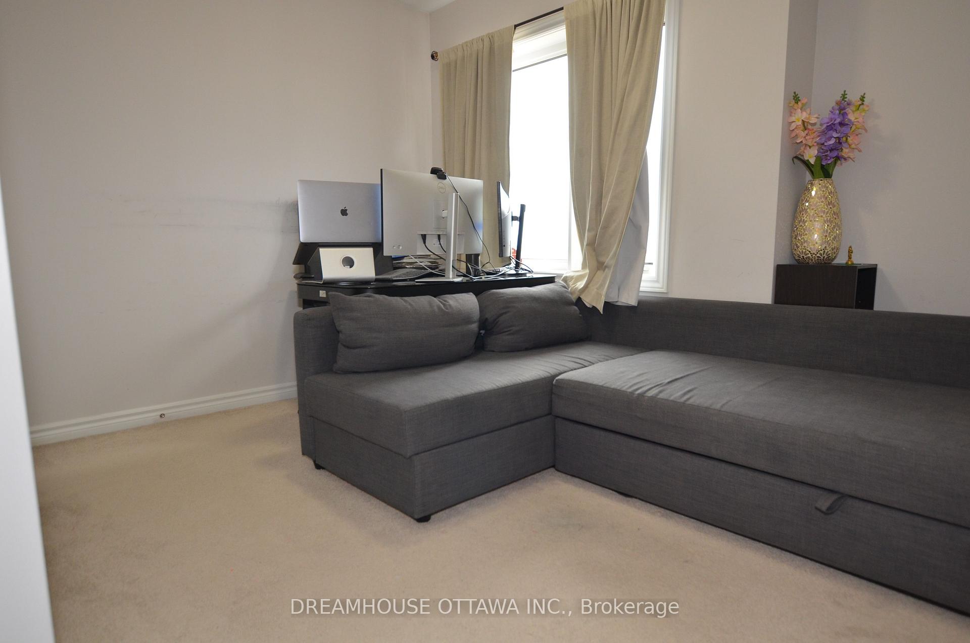 Photo 11 of 322 Pilot Private, Ottawa, Kanata - Emerald Meadows/Trailwest — HOMEH