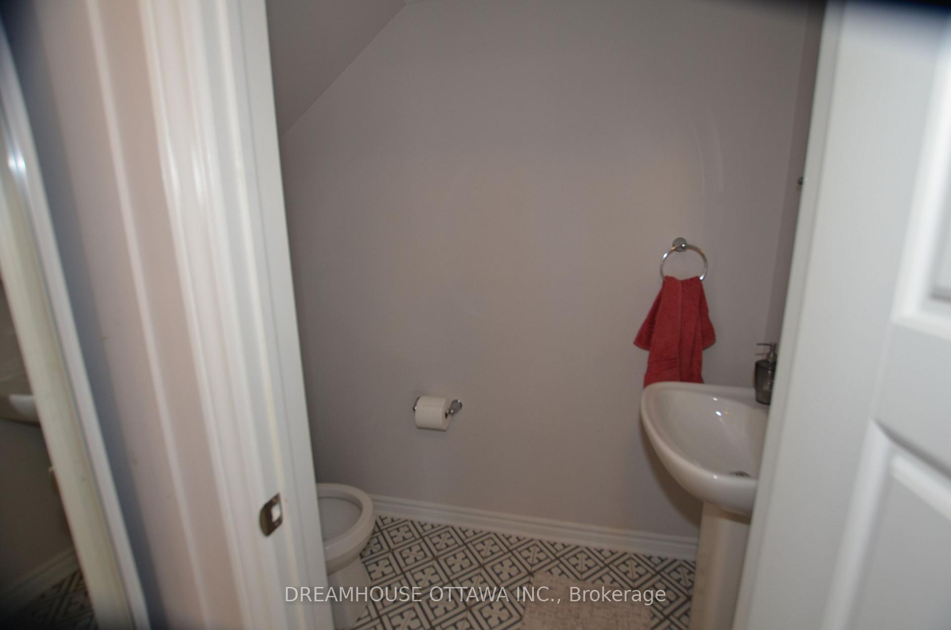 Photo 15 of 322 Pilot Private, Ottawa, Kanata - Emerald Meadows/Trailwest — HOMEH