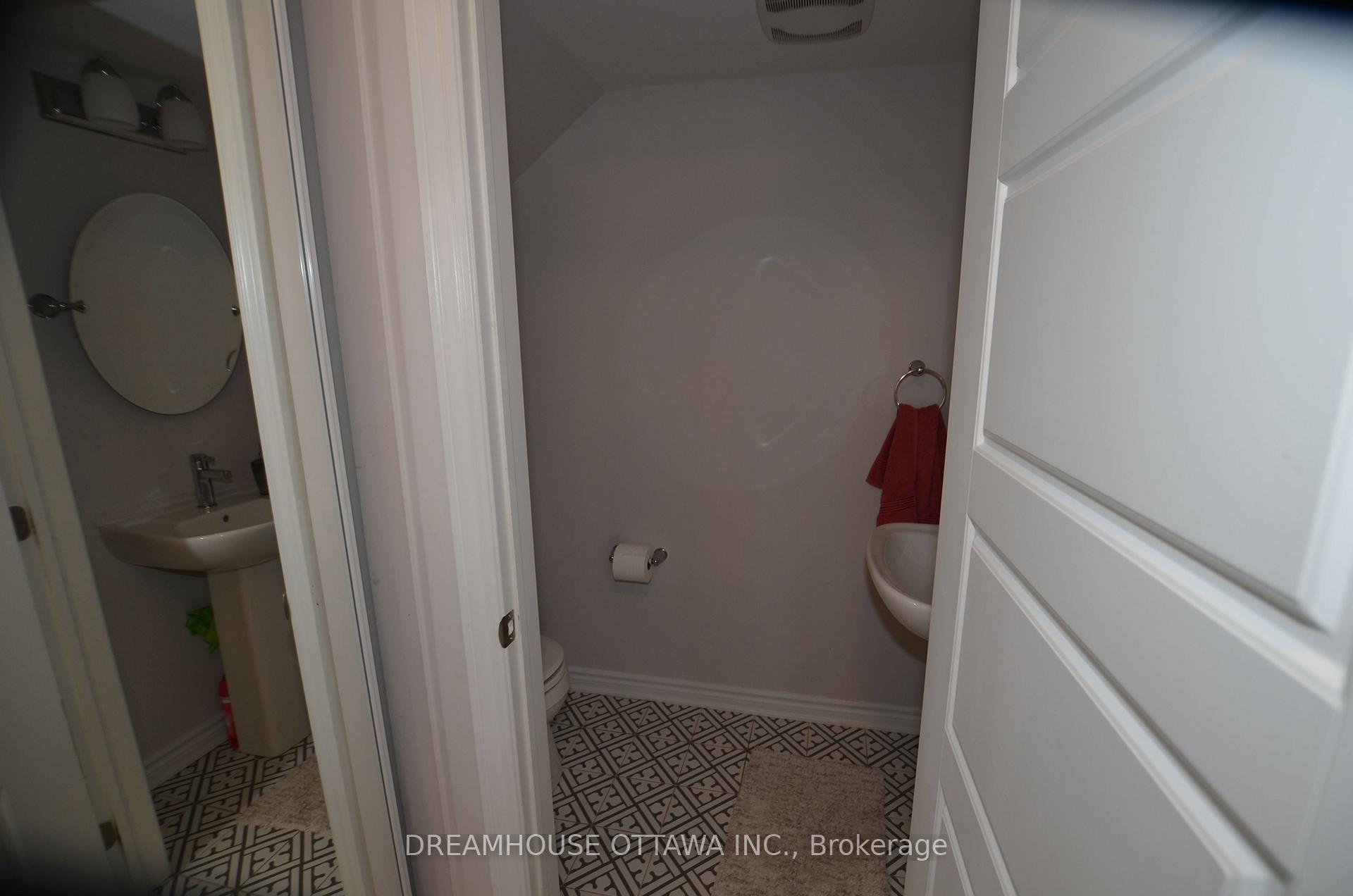 Photo 16 of 322 Pilot Private, Ottawa, Kanata - Emerald Meadows/Trailwest — HOMEH