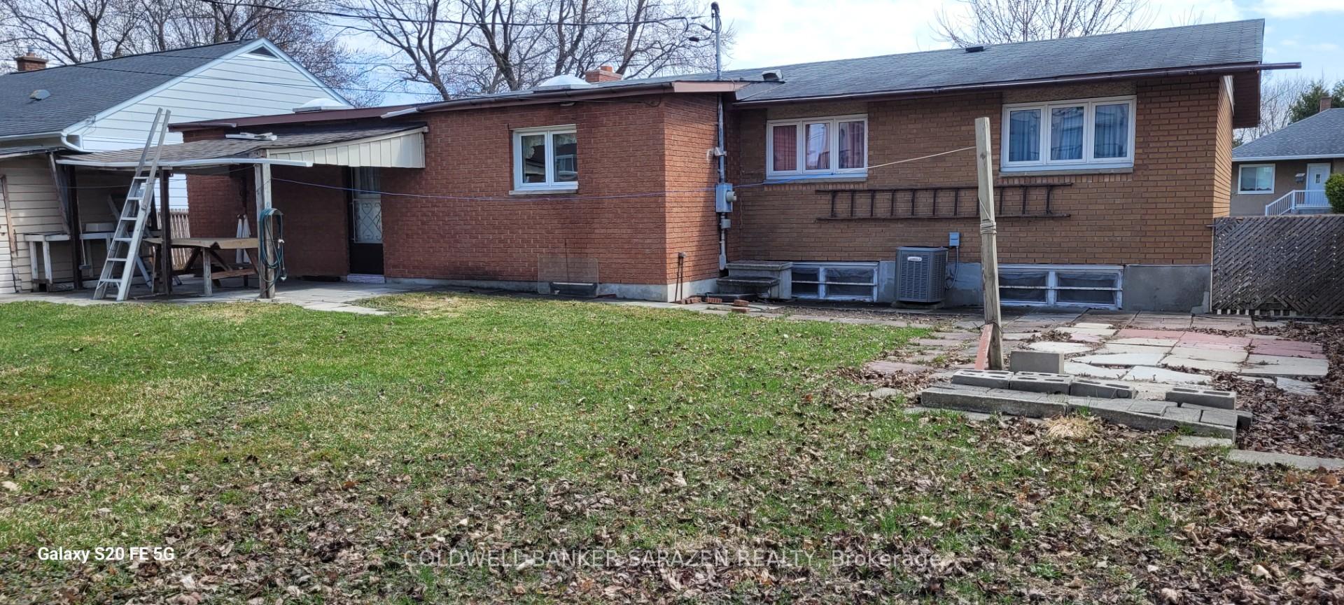Photo 4 of 75 Sunnycrest Drive S, Ottawa, City View/Skyline/Fisher Heights/Parkwood Hills — HOMEH