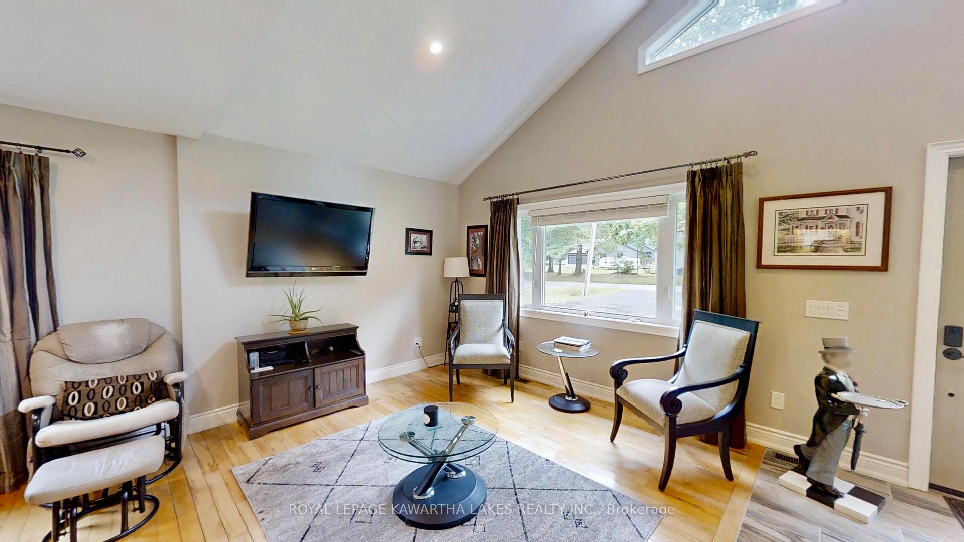 Photo 11 of 69 Seventh Street, Brock, Beaverton — HOMEH