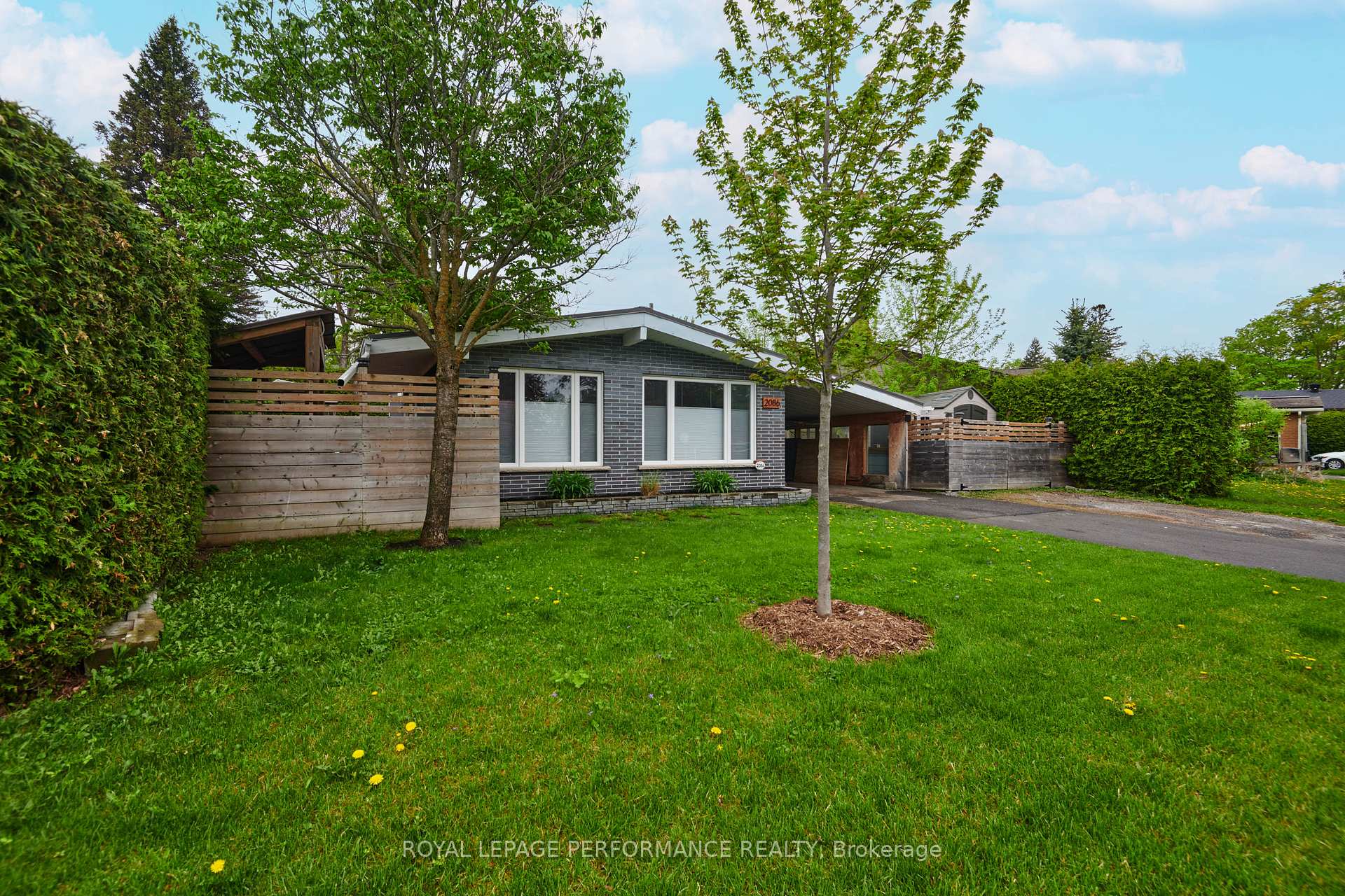 Photo 4 of 2086 Valley Drive, Ottawa, Elmvale Acres/Urbandale — HOMEH