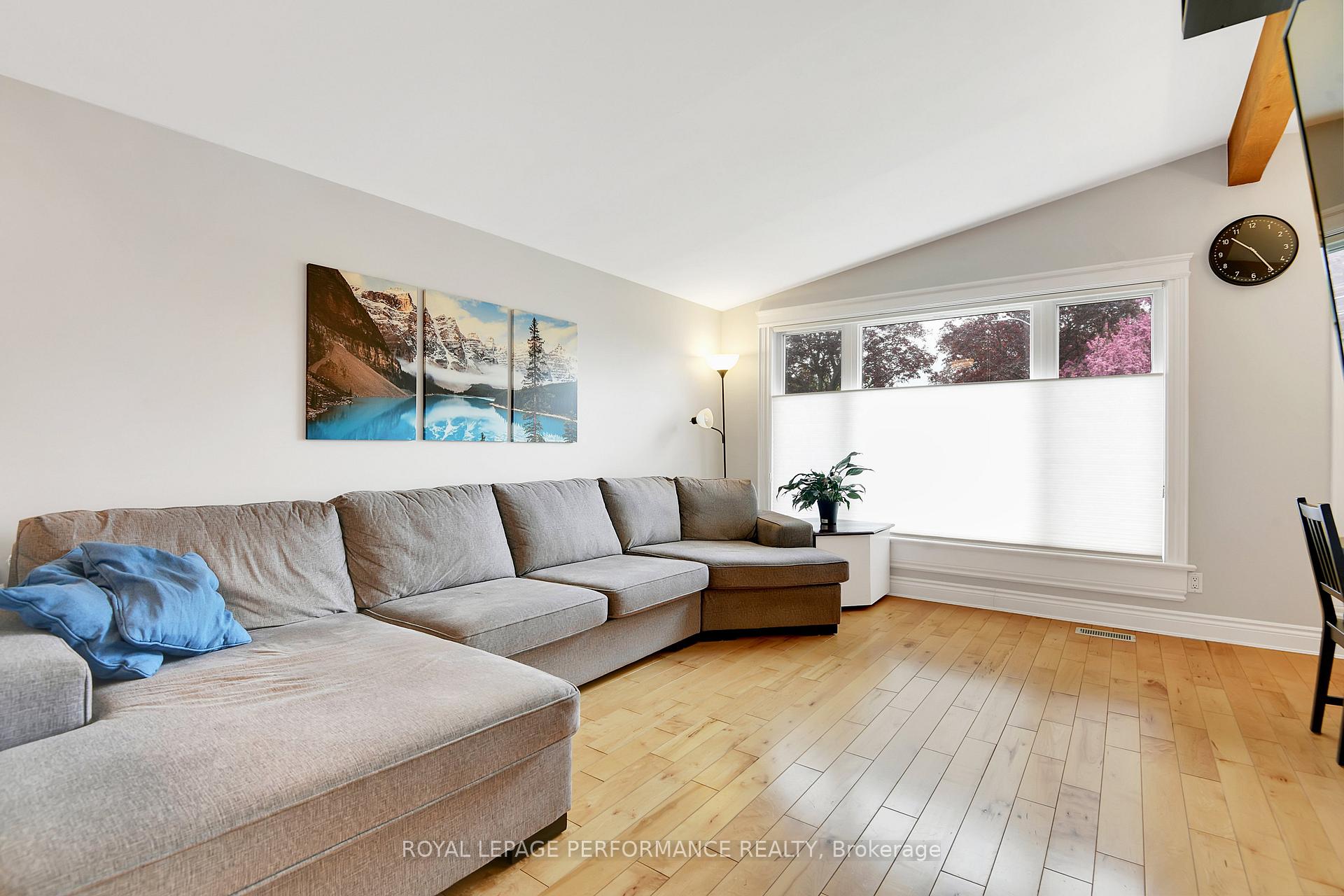 Photo 7 of 2086 Valley Drive, Ottawa, Elmvale Acres/Urbandale — HOMEH