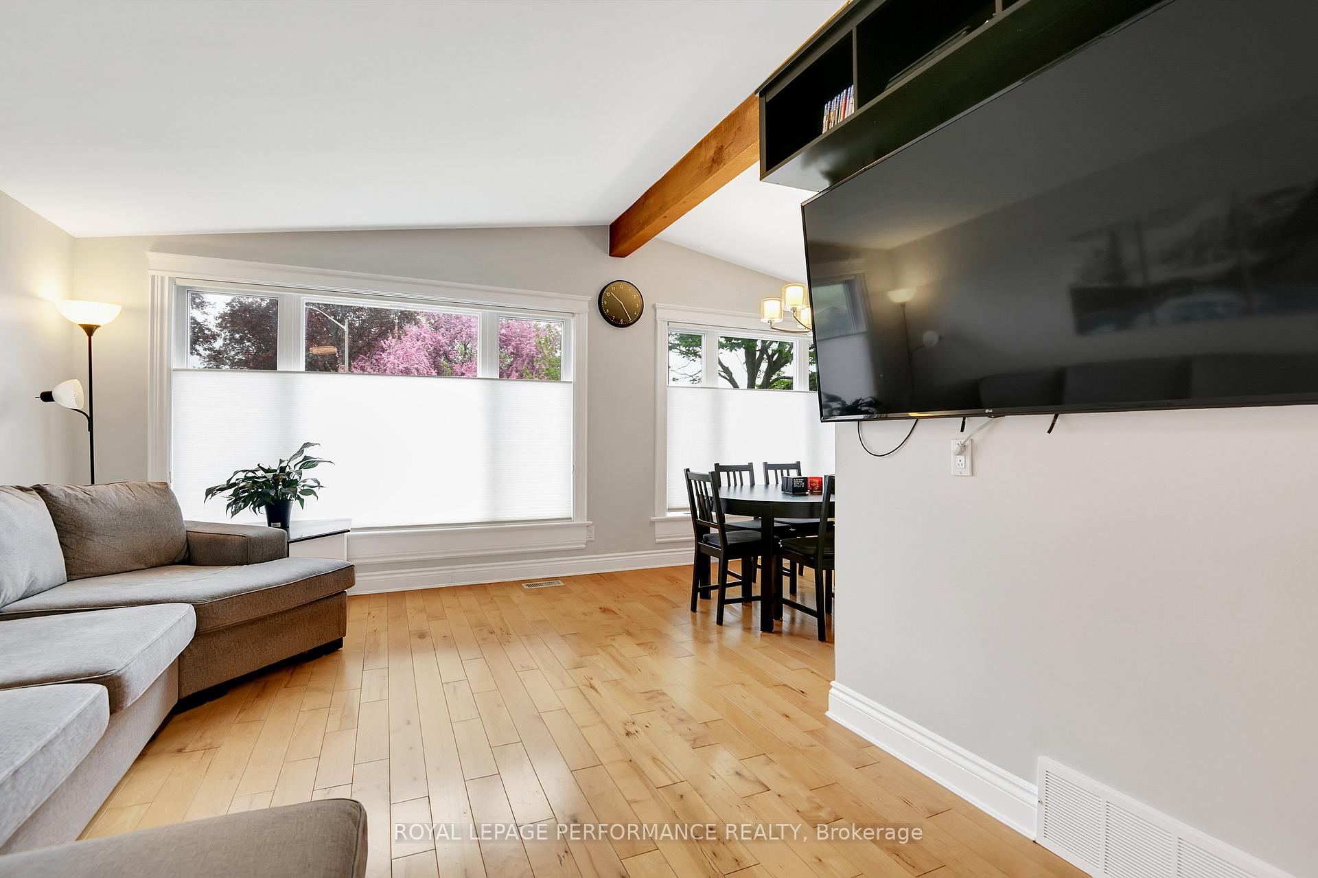 Photo 6 of 2086 Valley Drive, Ottawa, Elmvale Acres/Urbandale — HOMEH