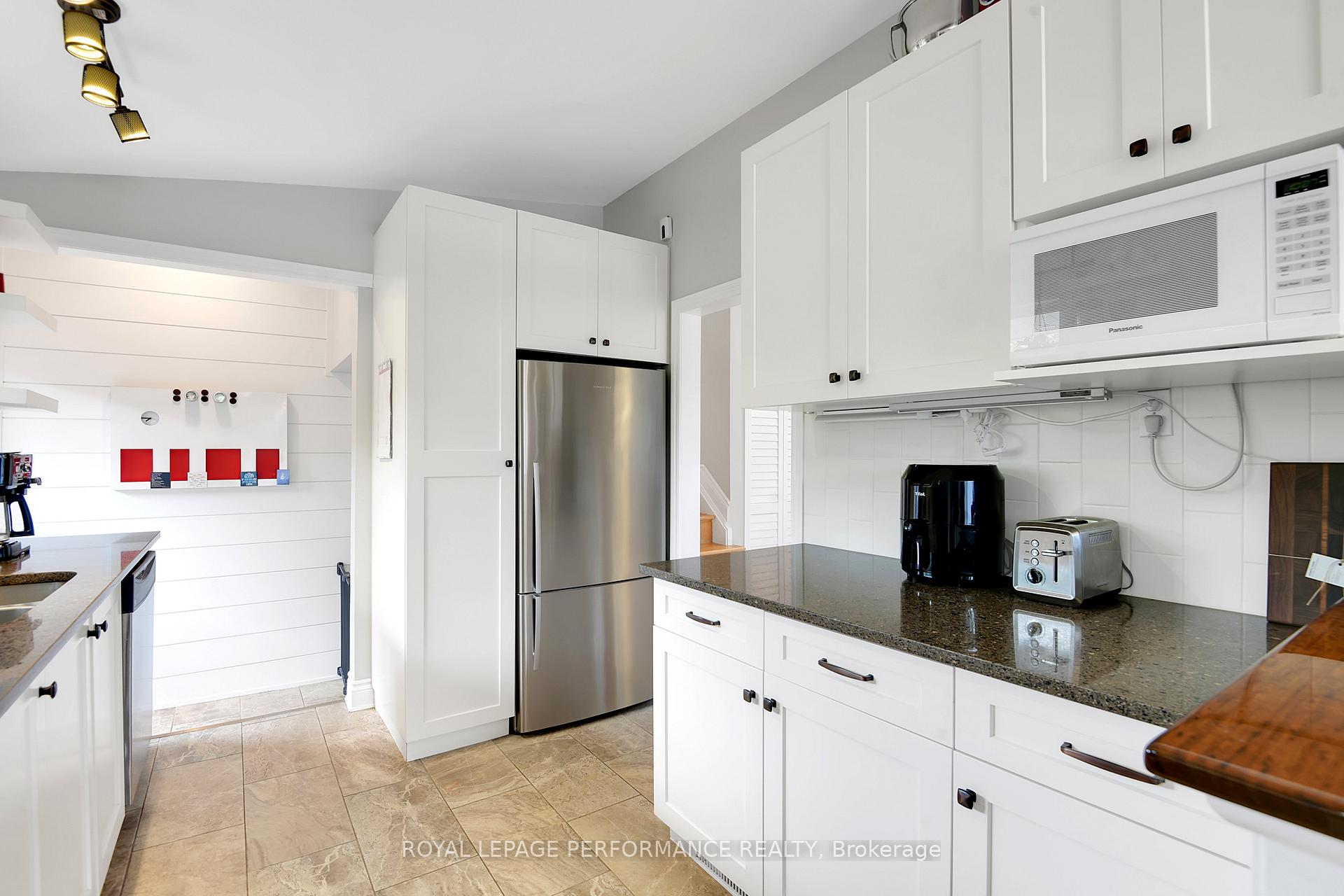 Photo 14 of 2086 Valley Drive, Ottawa, Elmvale Acres/Urbandale — HOMEH