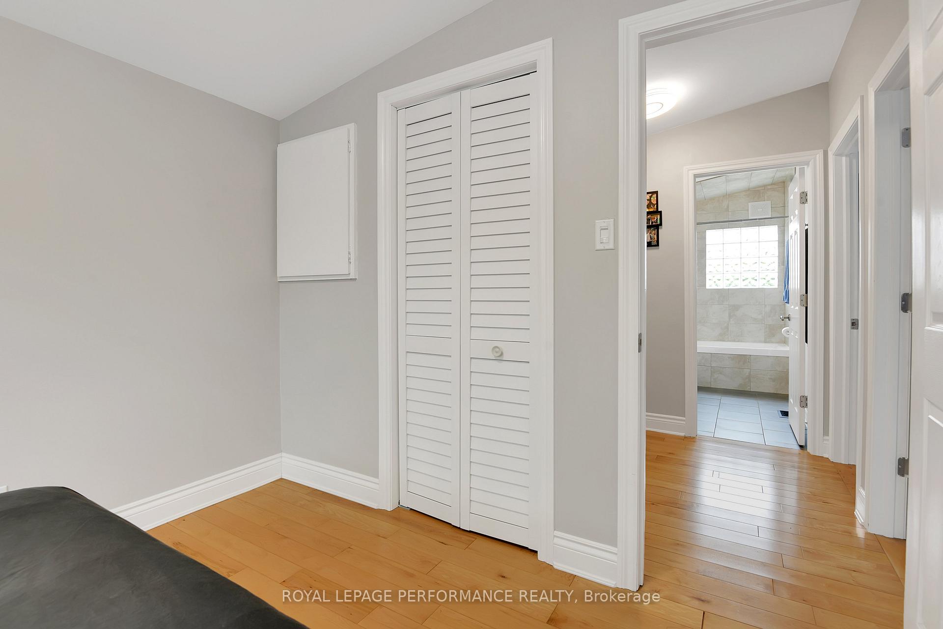 Photo 21 of 2086 Valley Drive, Ottawa, Elmvale Acres/Urbandale — HOMEH
