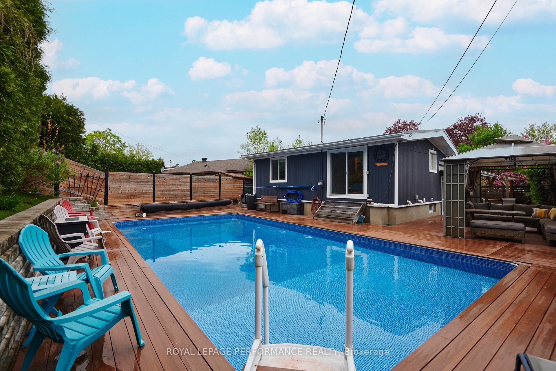 Photo 29 of 2086 Valley Drive, Ottawa, Elmvale Acres/Urbandale — HOMEH