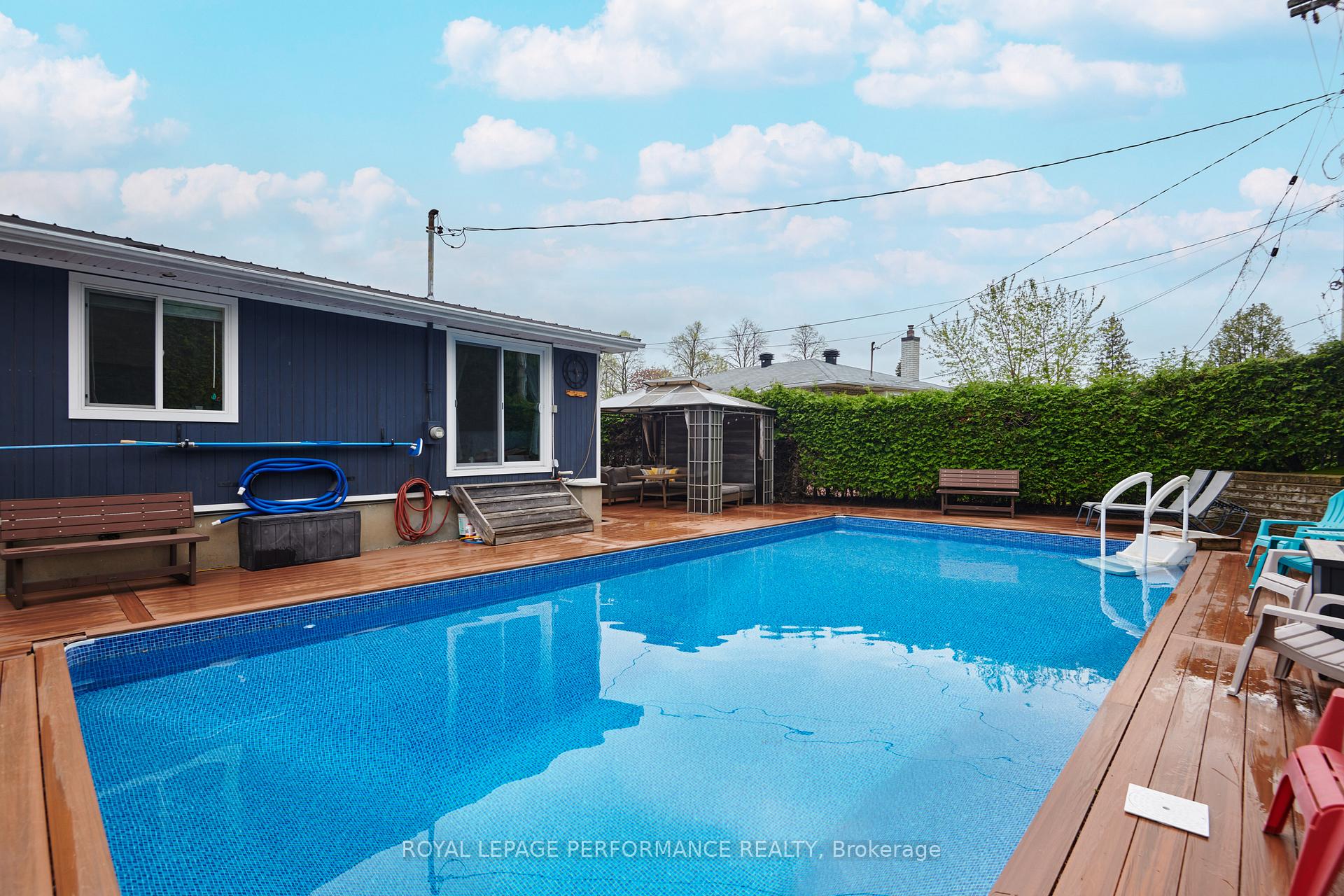 Photo 31 of 2086 Valley Drive, Ottawa, Elmvale Acres/Urbandale — HOMEH