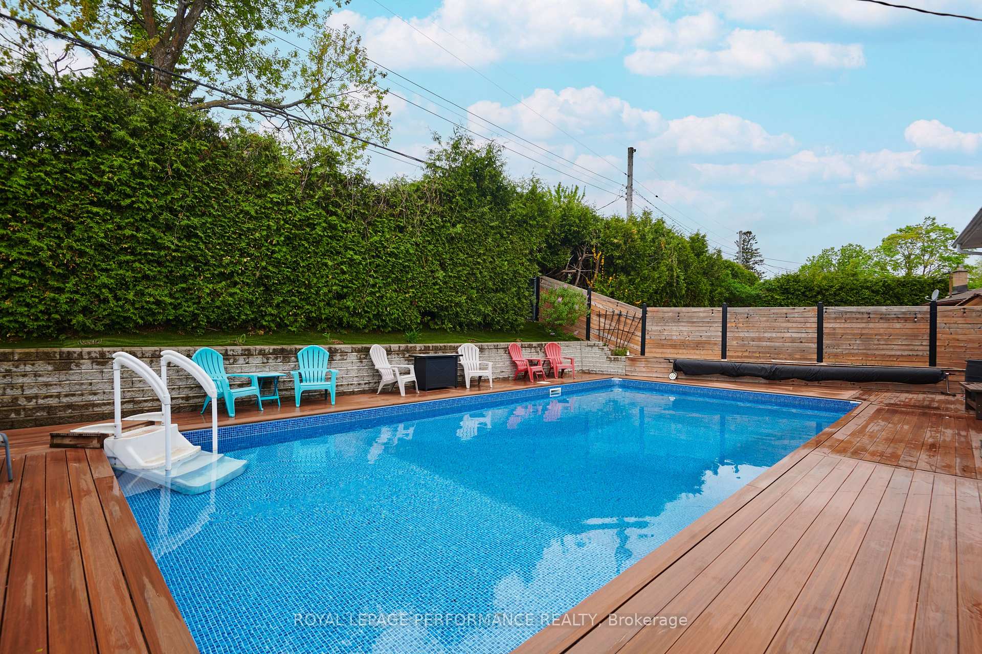 Photo 32 of 2086 Valley Drive, Ottawa, Elmvale Acres/Urbandale — HOMEH