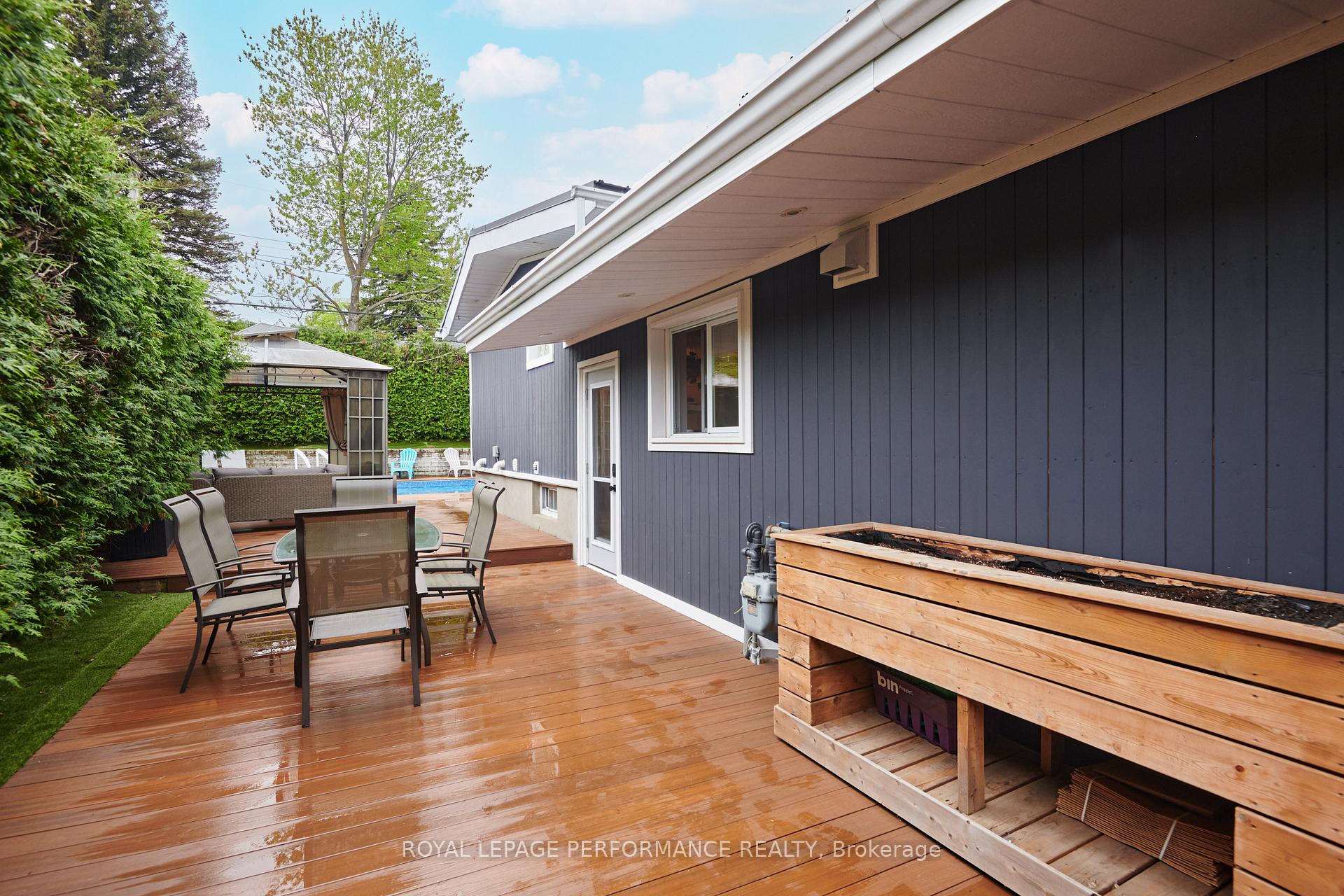 Photo 33 of 2086 Valley Drive, Ottawa, Elmvale Acres/Urbandale — HOMEH