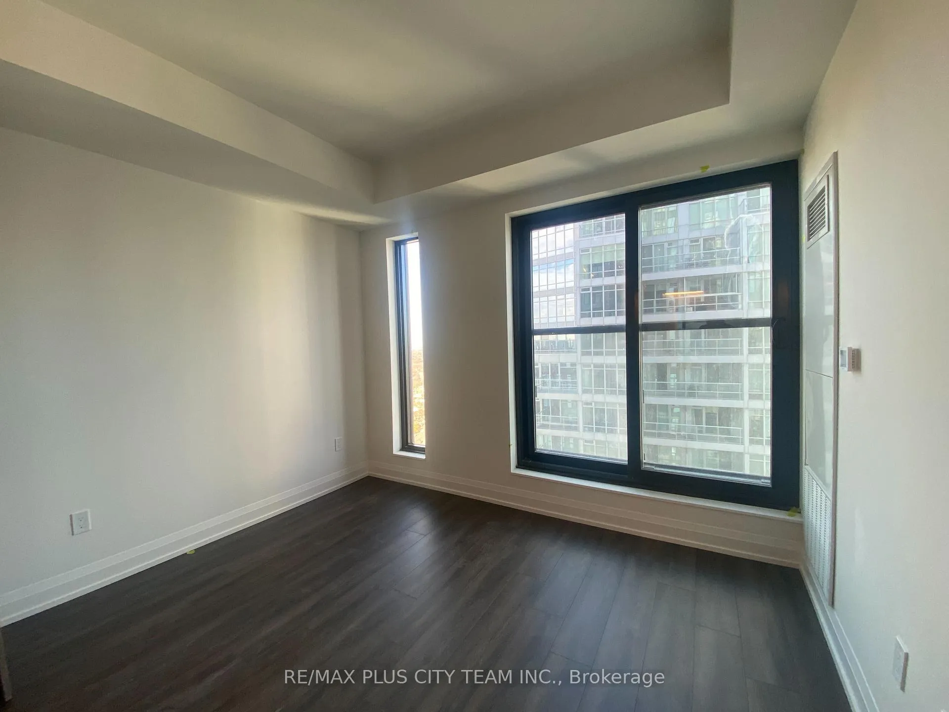 Photo 3 of Unit 3010, 20 Soudan Avenue, Toronto, Mount Pleasant West — HOMEH