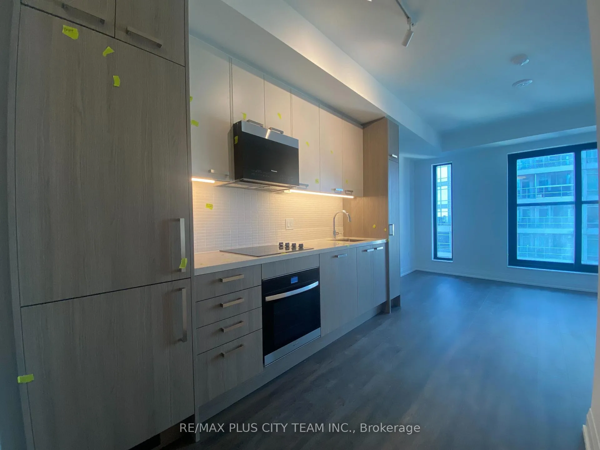 Photo 5 of Unit 3010, 20 Soudan Avenue, Toronto, Mount Pleasant West — HOMEH