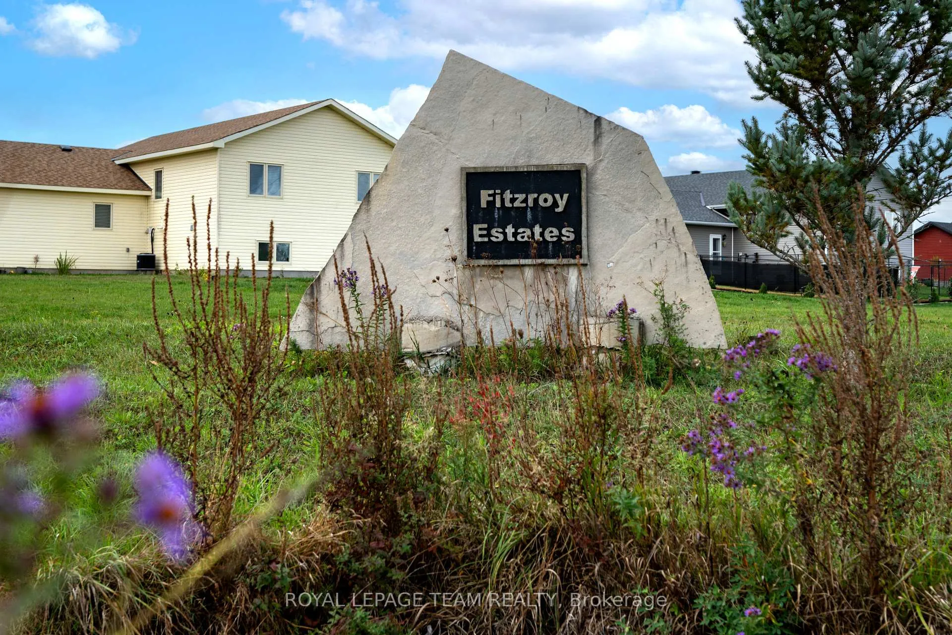 Photo 1 of 77 Learmonth Avenue, Ottawa, Fitzroy — HOMEH