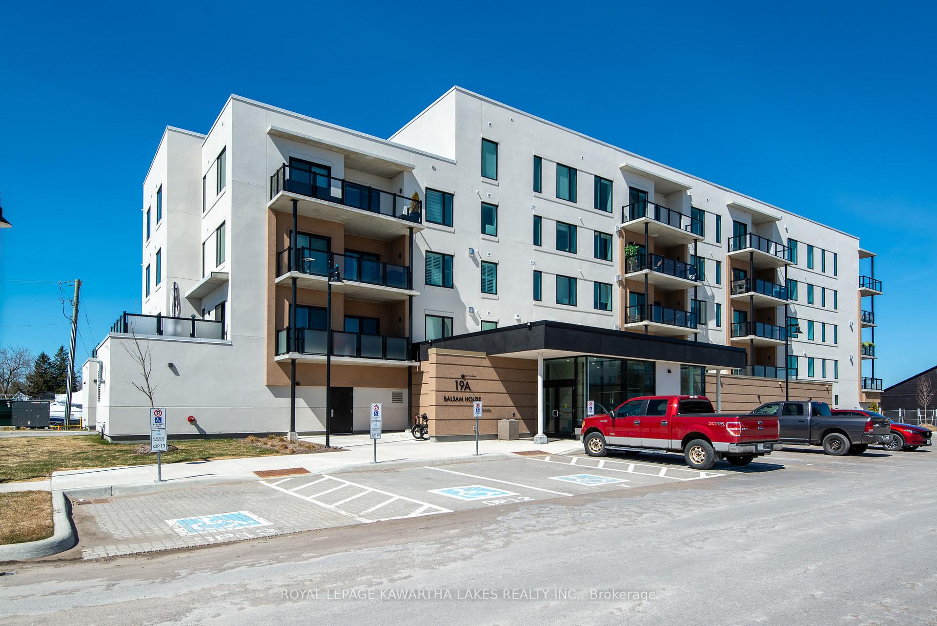Front of Unit 201, 19 West Street N