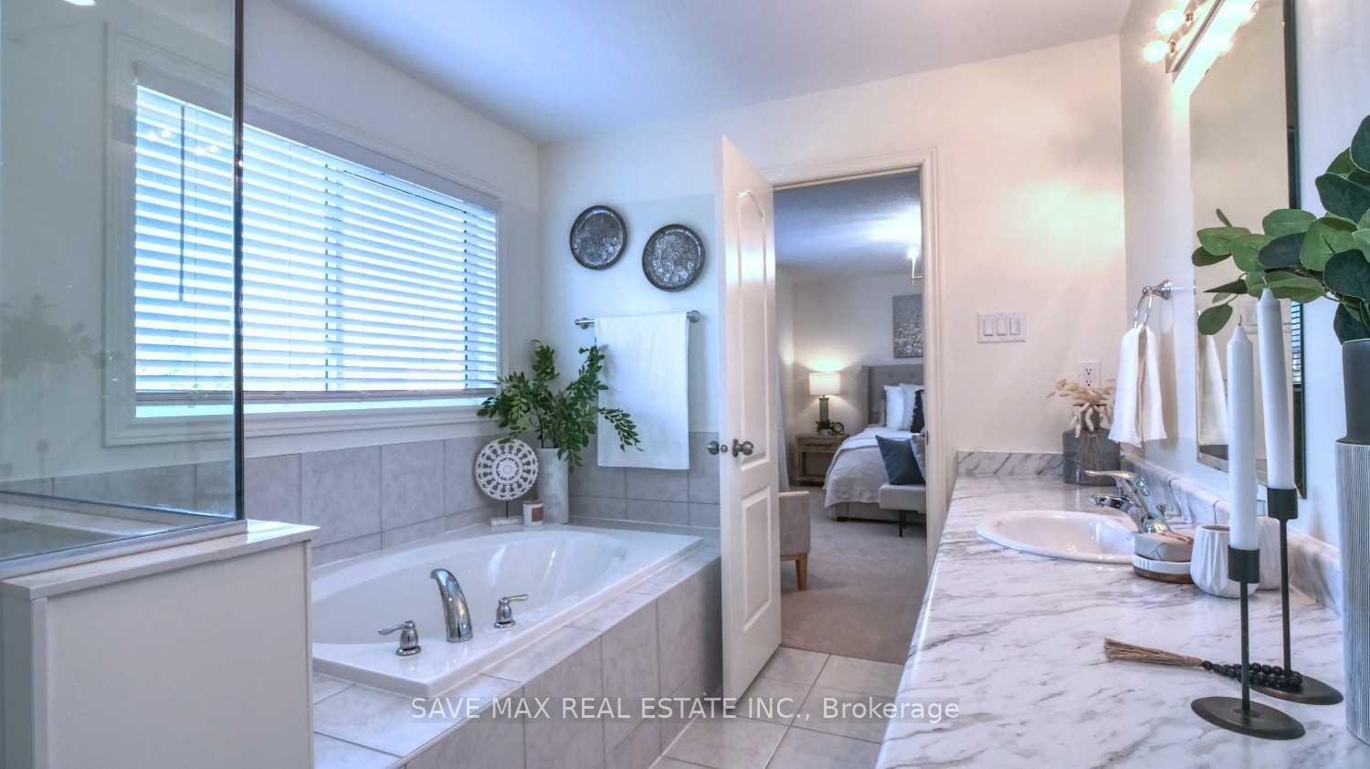 Photo 6 of 18 Bruce Cameron Drive, Clarington, Bowmanville — HOMEH
