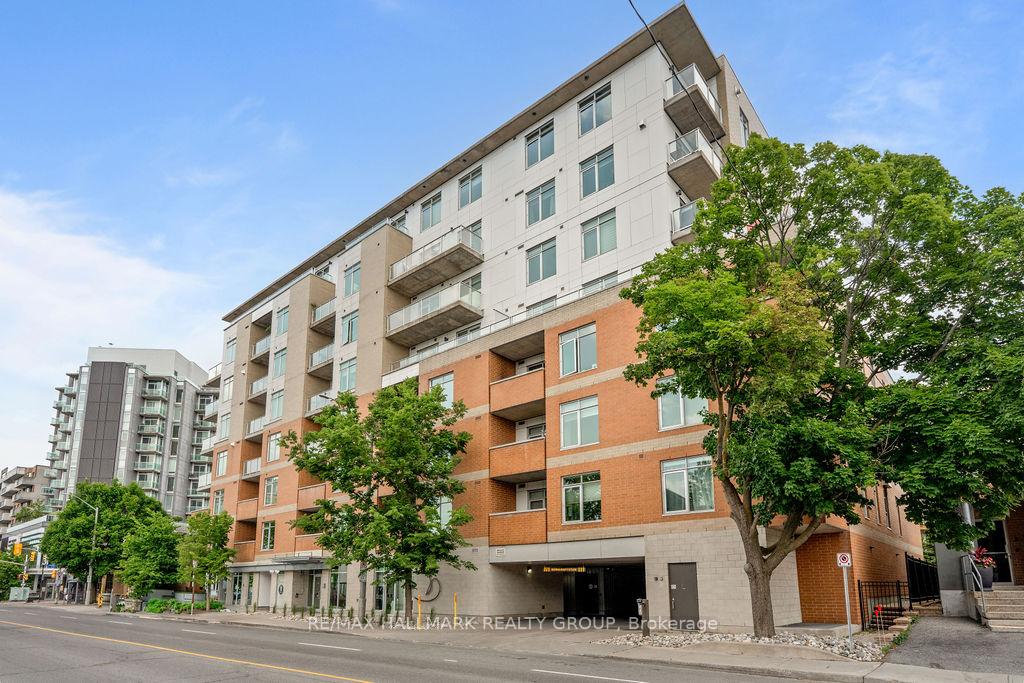 Front of Unit 507, 131 Holland Avenue