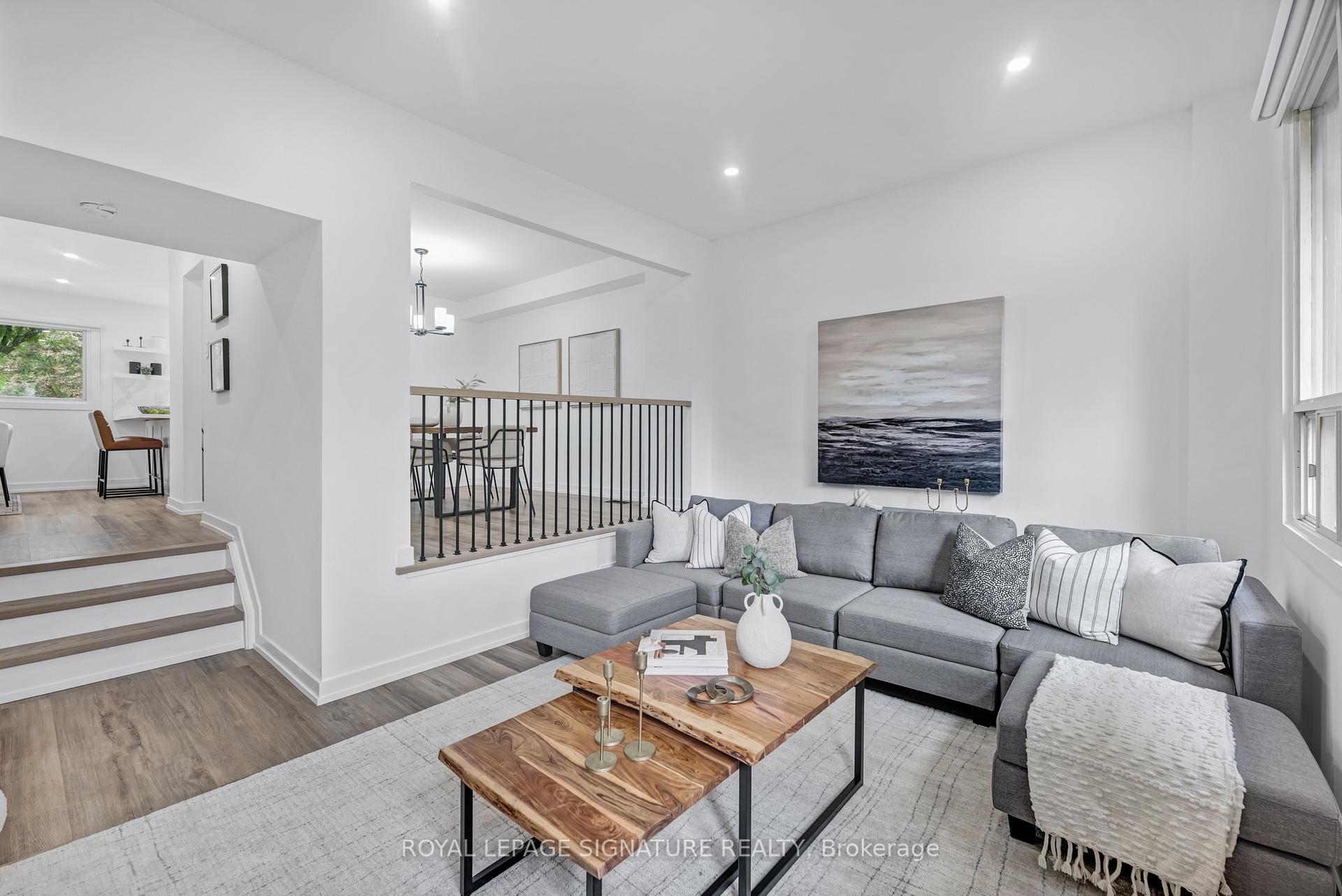 Photo 2 of Unit 6, 67 Poplar Crescent, Aurora, Aurora Highlands — HOMEH