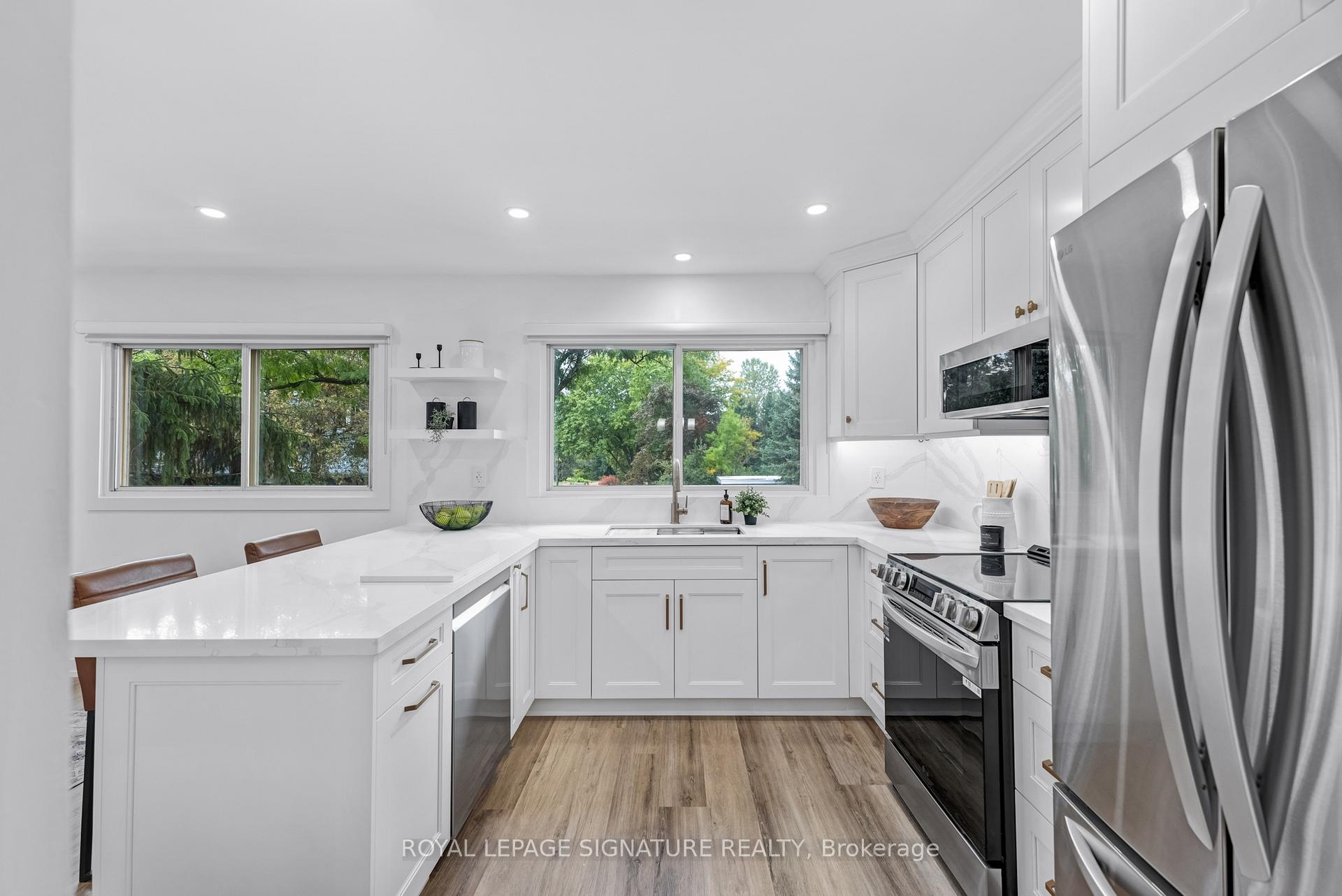Photo 9 of Unit 6, 67 Poplar Crescent, Aurora, Aurora Highlands — HOMEH