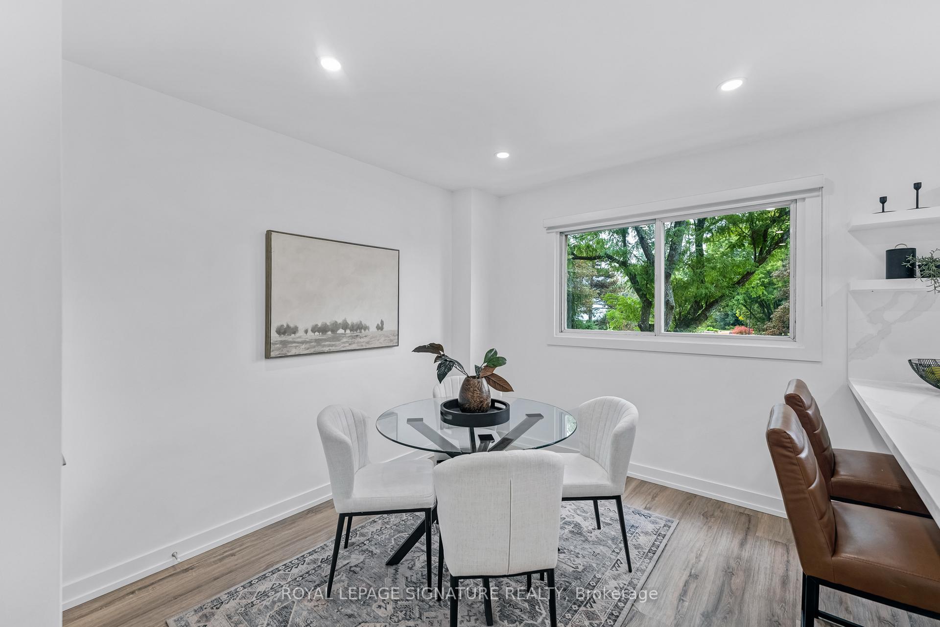 Photo 12 of Unit 6, 67 Poplar Crescent, Aurora, Aurora Highlands — HOMEH