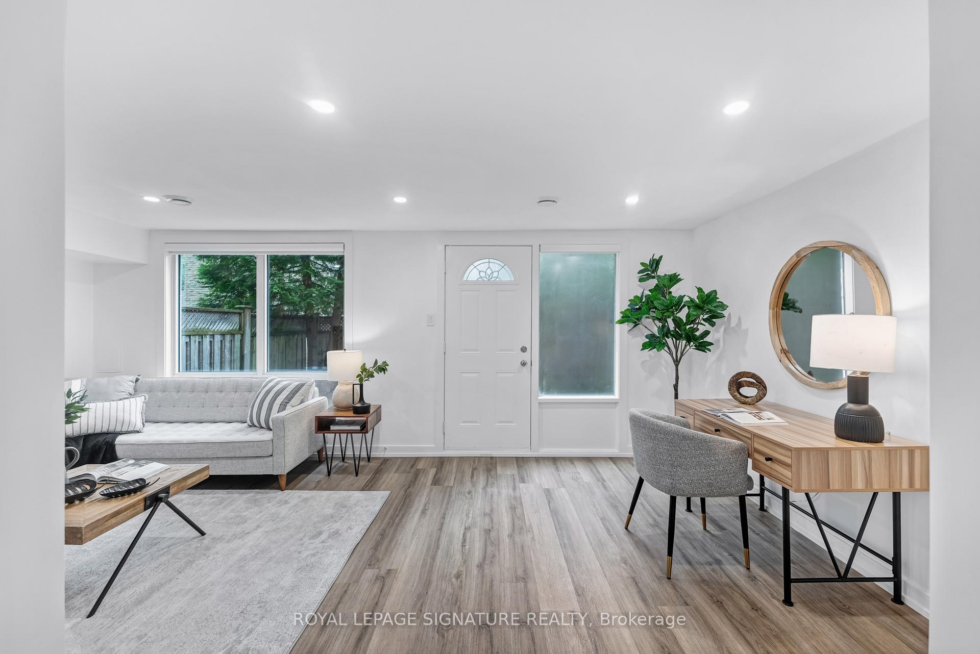 Photo 27 of Unit 6, 67 Poplar Crescent, Aurora, Aurora Highlands — HOMEH