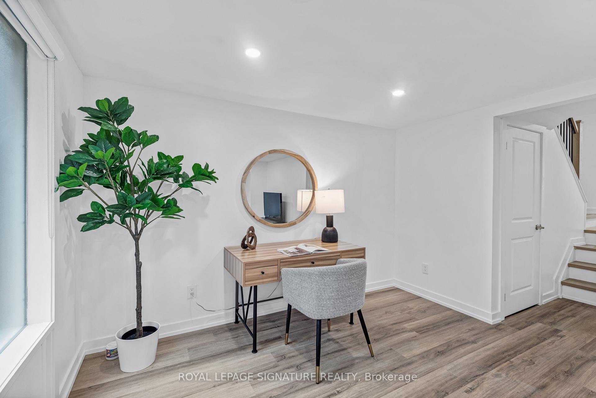 Photo 31 of Unit 6, 67 Poplar Crescent, Aurora, Aurora Highlands — HOMEH