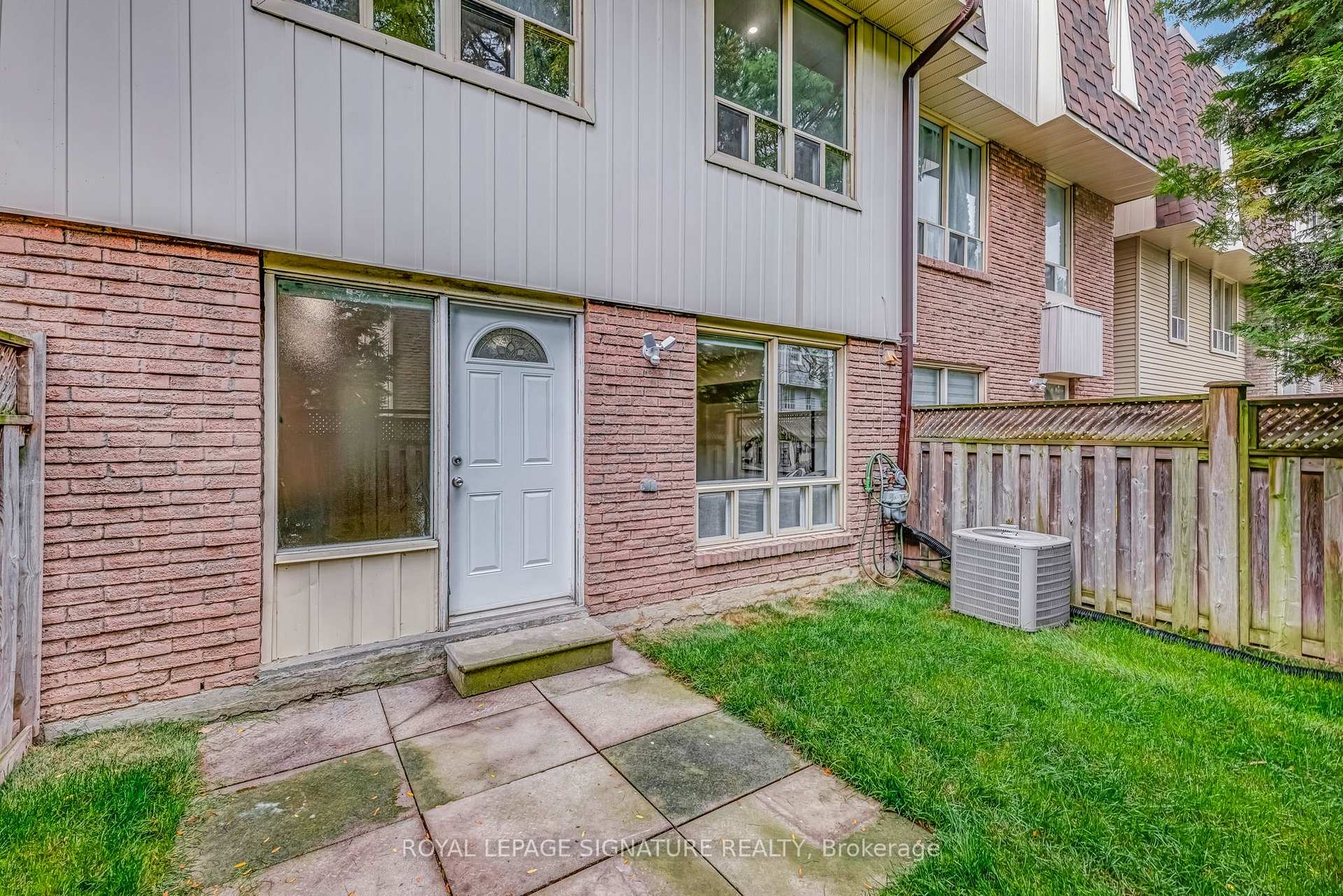 Photo 34 of Unit 6, 67 Poplar Crescent, Aurora, Aurora Highlands — HOMEH