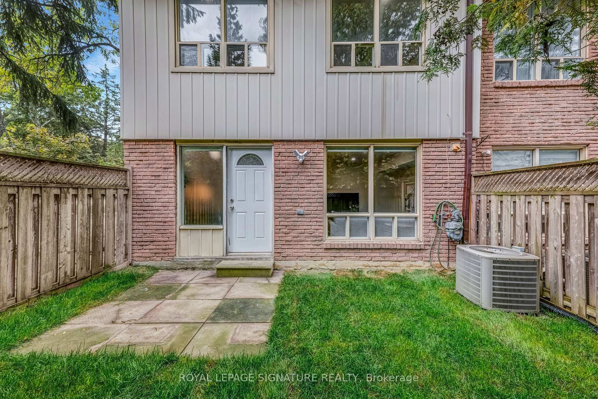 Photo 37 of Unit 6, 67 Poplar Crescent, Aurora, Aurora Highlands — HOMEH