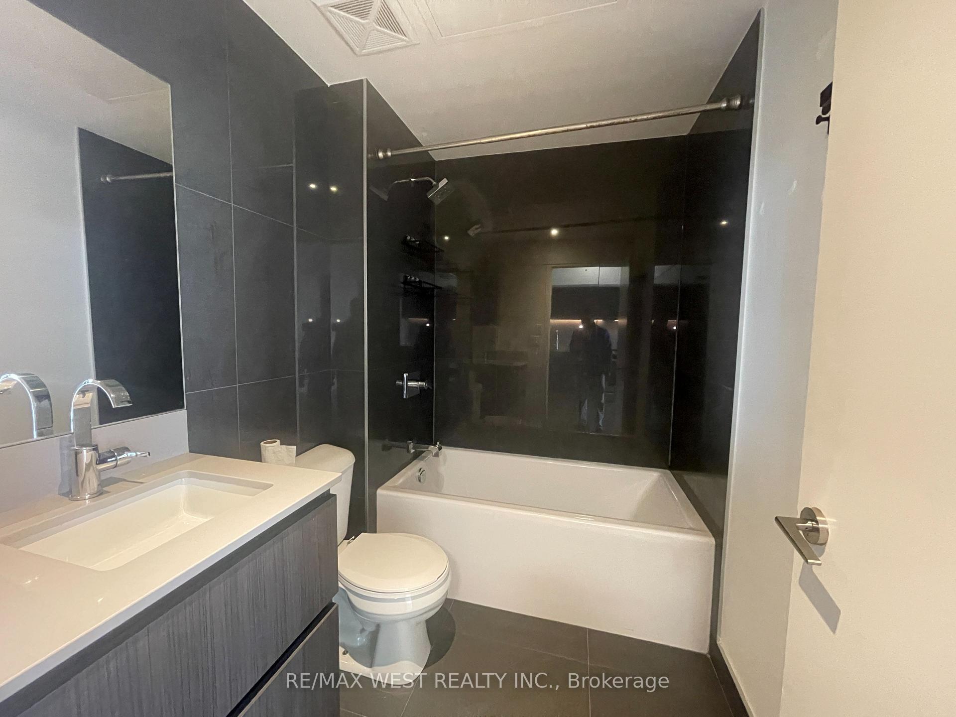 Photo 5 of Unit 1120, 30 Baseball Place, Toronto, South Riverdale — HOMEH