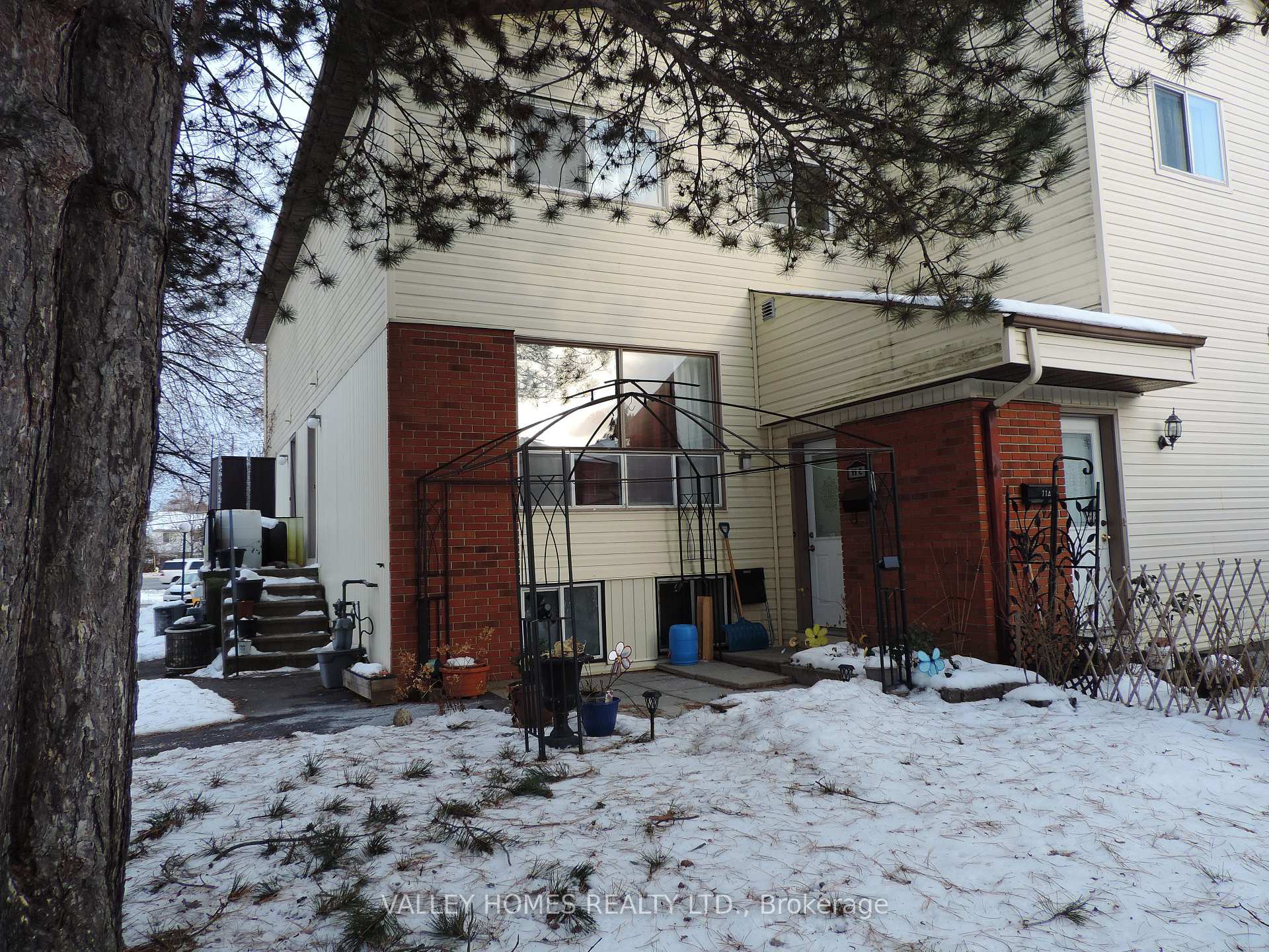 Photo 1 of Unit C, 11 Sonnet Crescent, Ottawa, Westcliffe Estates — HOMEH
