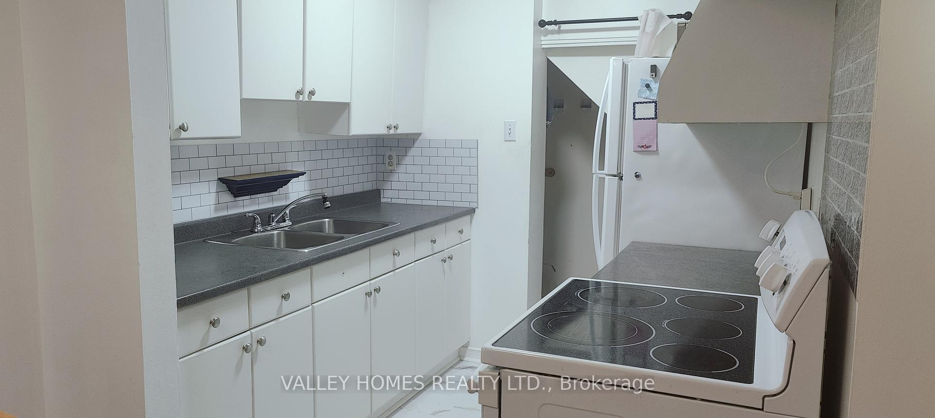 Photo 2 of Unit C, 11 Sonnet Crescent, Ottawa, Westcliffe Estates — HOMEH