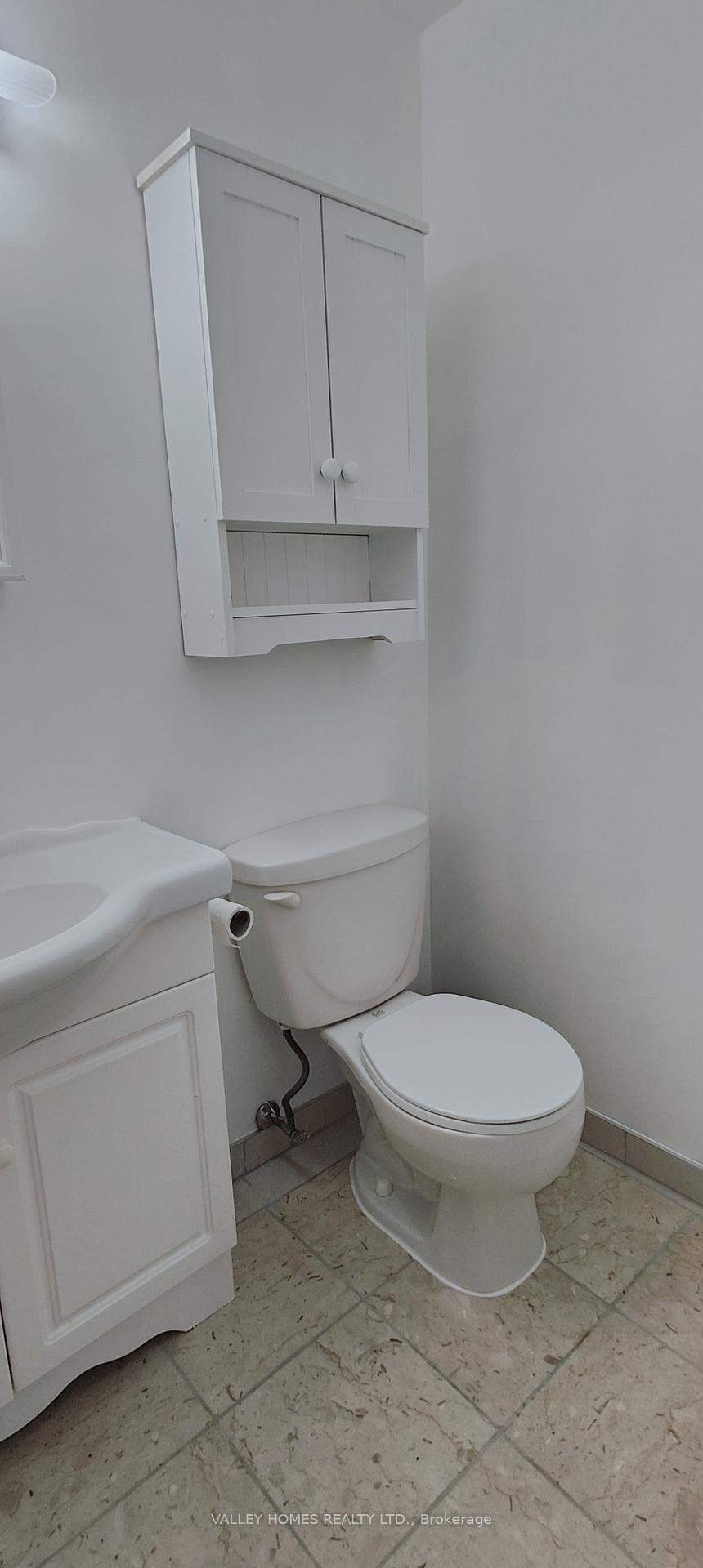 Photo 5 of Unit C, 11 Sonnet Crescent, Ottawa, Westcliffe Estates — HOMEH