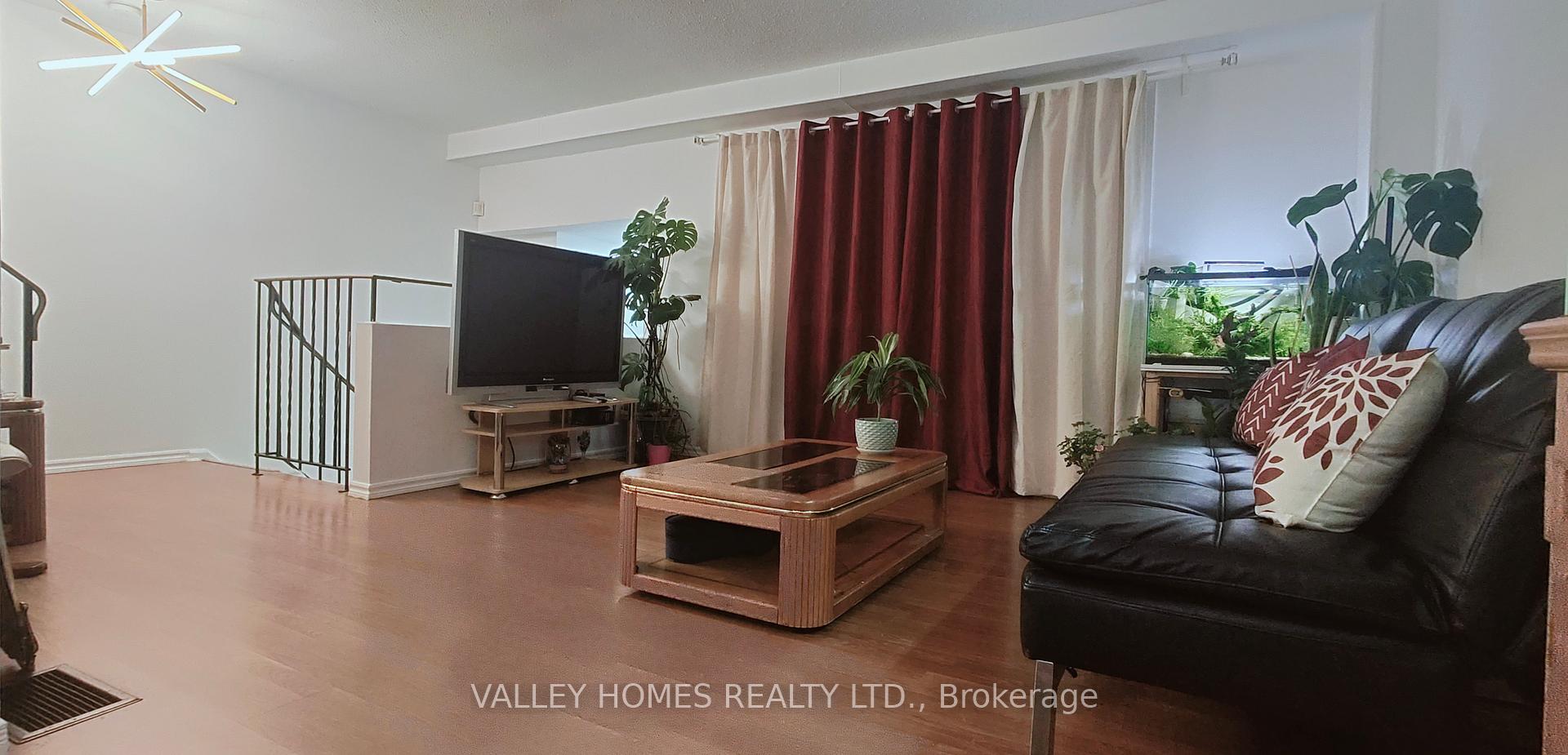 Photo 8 of Unit C, 11 Sonnet Crescent, Ottawa, Westcliffe Estates — HOMEH