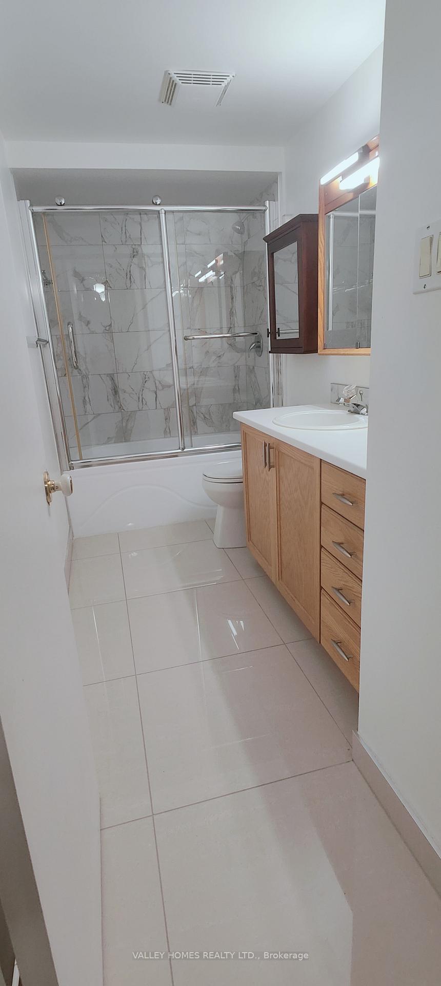 Photo 9 of Unit C, 11 Sonnet Crescent, Ottawa, Westcliffe Estates — HOMEH