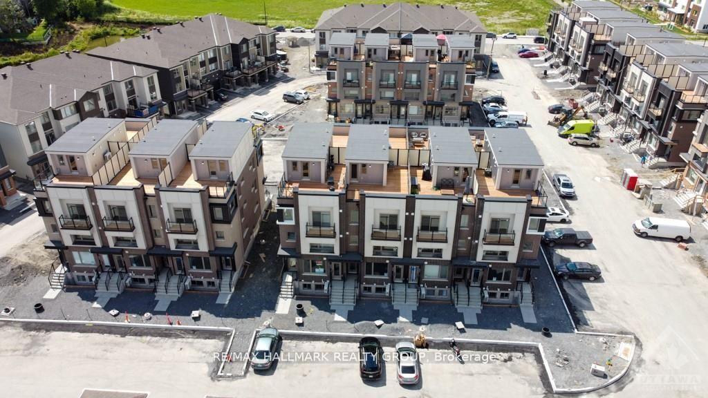 Photo 2 of 810 Kiniw Private, Ottawa, Manor Park — HOMEH