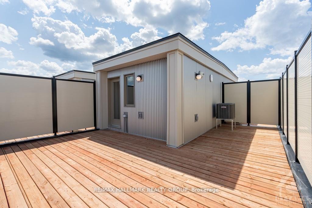 Photo 5 of 810 Kiniw Private, Ottawa, Manor Park — HOMEH