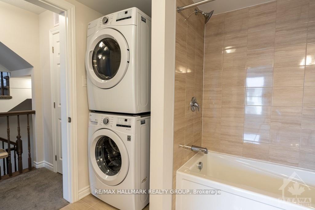 Photo 12 of 810 Kiniw Private, Ottawa, Manor Park — HOMEH