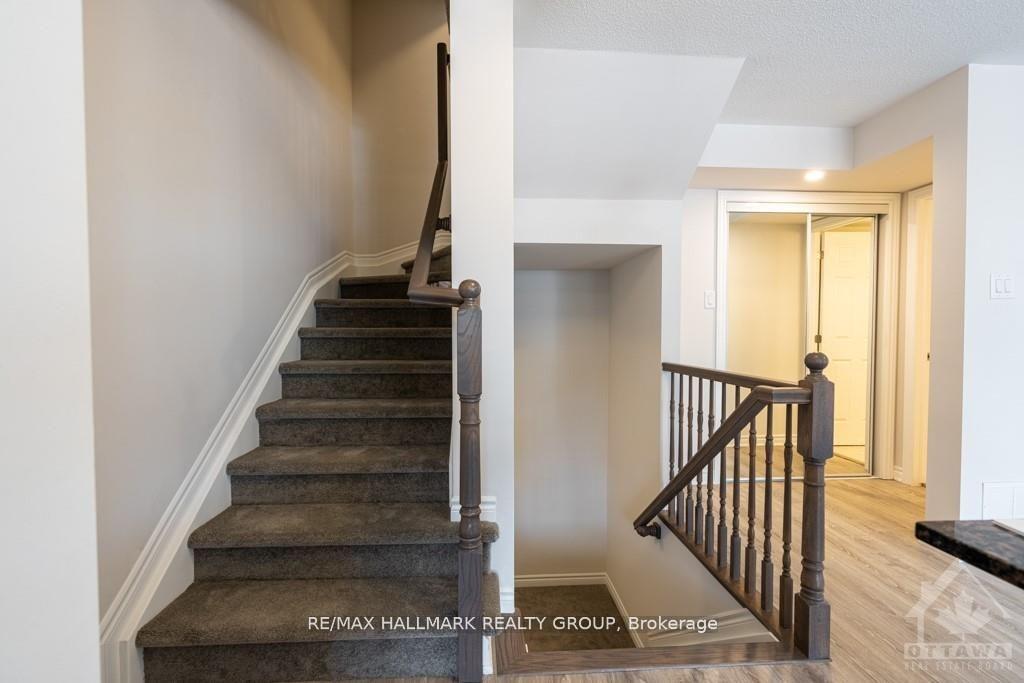 Photo 15 of 810 Kiniw Private, Ottawa, Manor Park — HOMEH