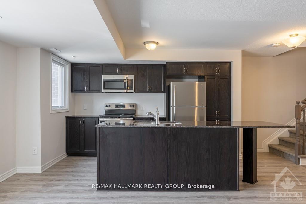 Photo 19 of 810 Kiniw Private, Ottawa, Manor Park — HOMEH