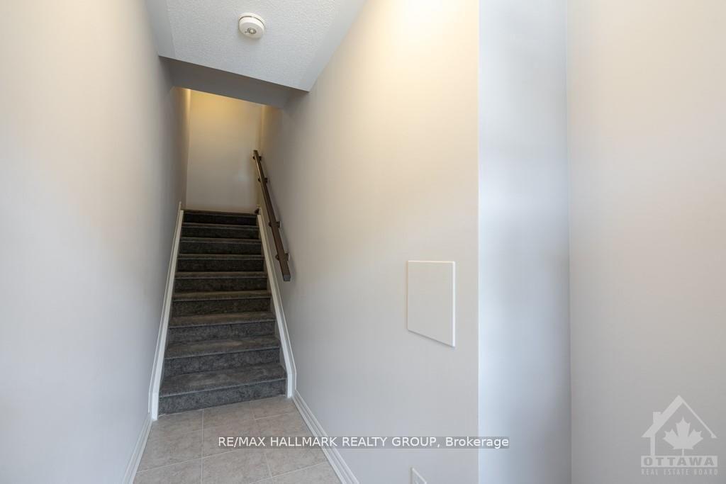 Photo 23 of 810 Kiniw Private, Ottawa, Manor Park — HOMEH