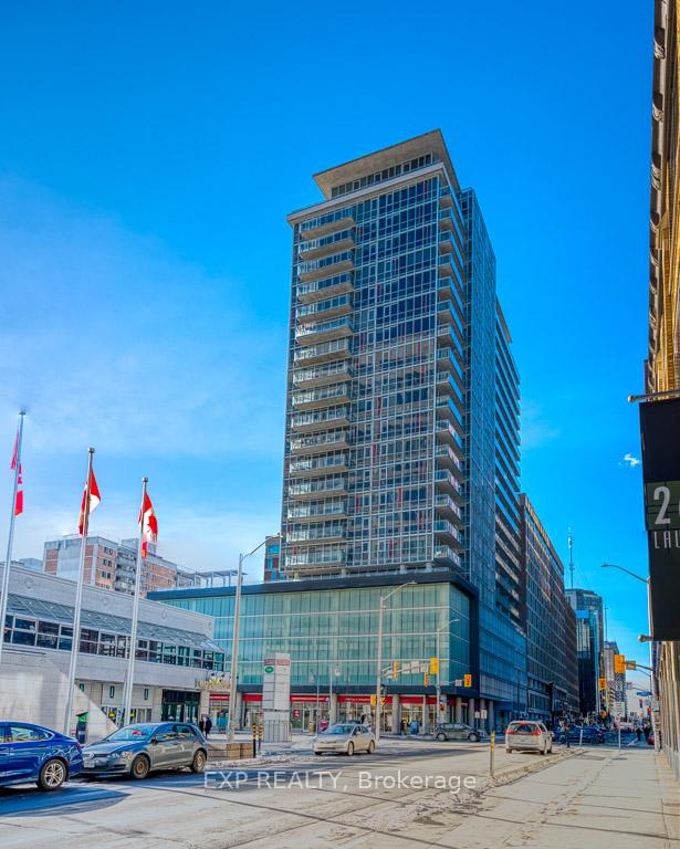 Front of Unit 2101, 324 Laurier Avenue W
