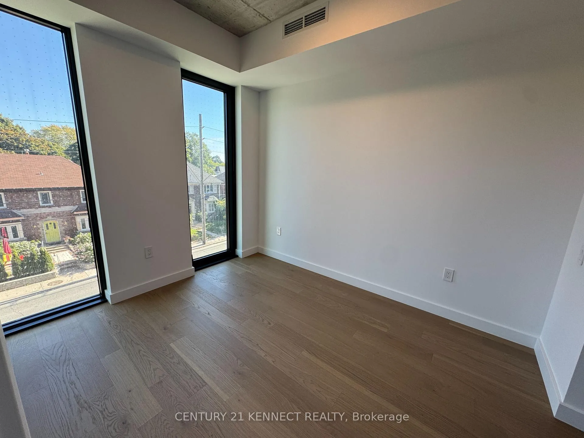 Photo 8 of Unit 302, 1720 Bayview Avenue, Toronto, Mount Pleasant East — HOMEH