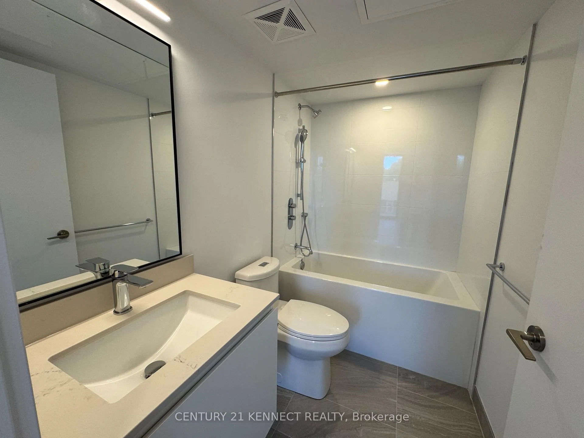 Photo 9 of Unit 302, 1720 Bayview Avenue, Toronto, Mount Pleasant East — HOMEH