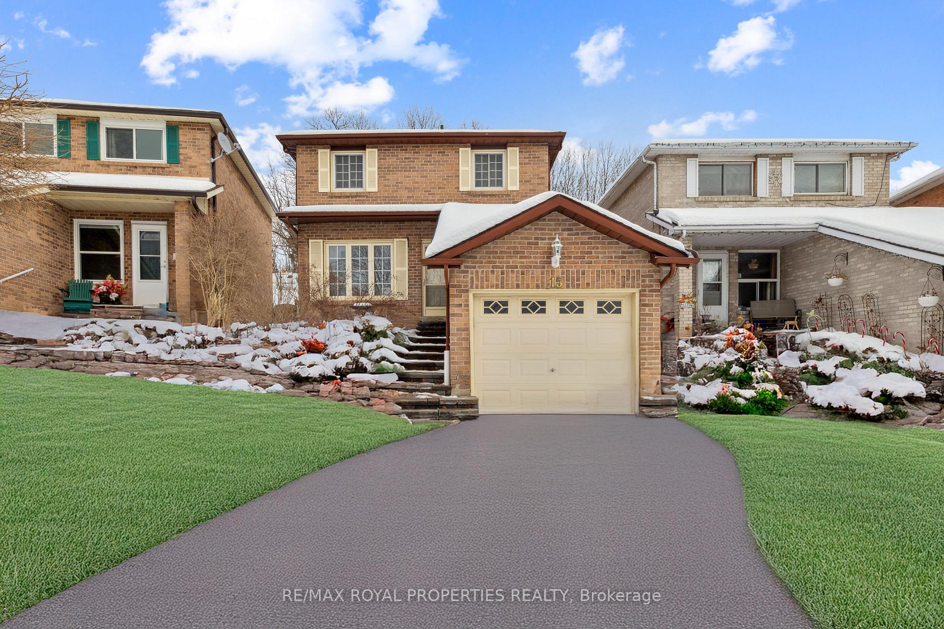 Front of 15 Woodward Crescent W